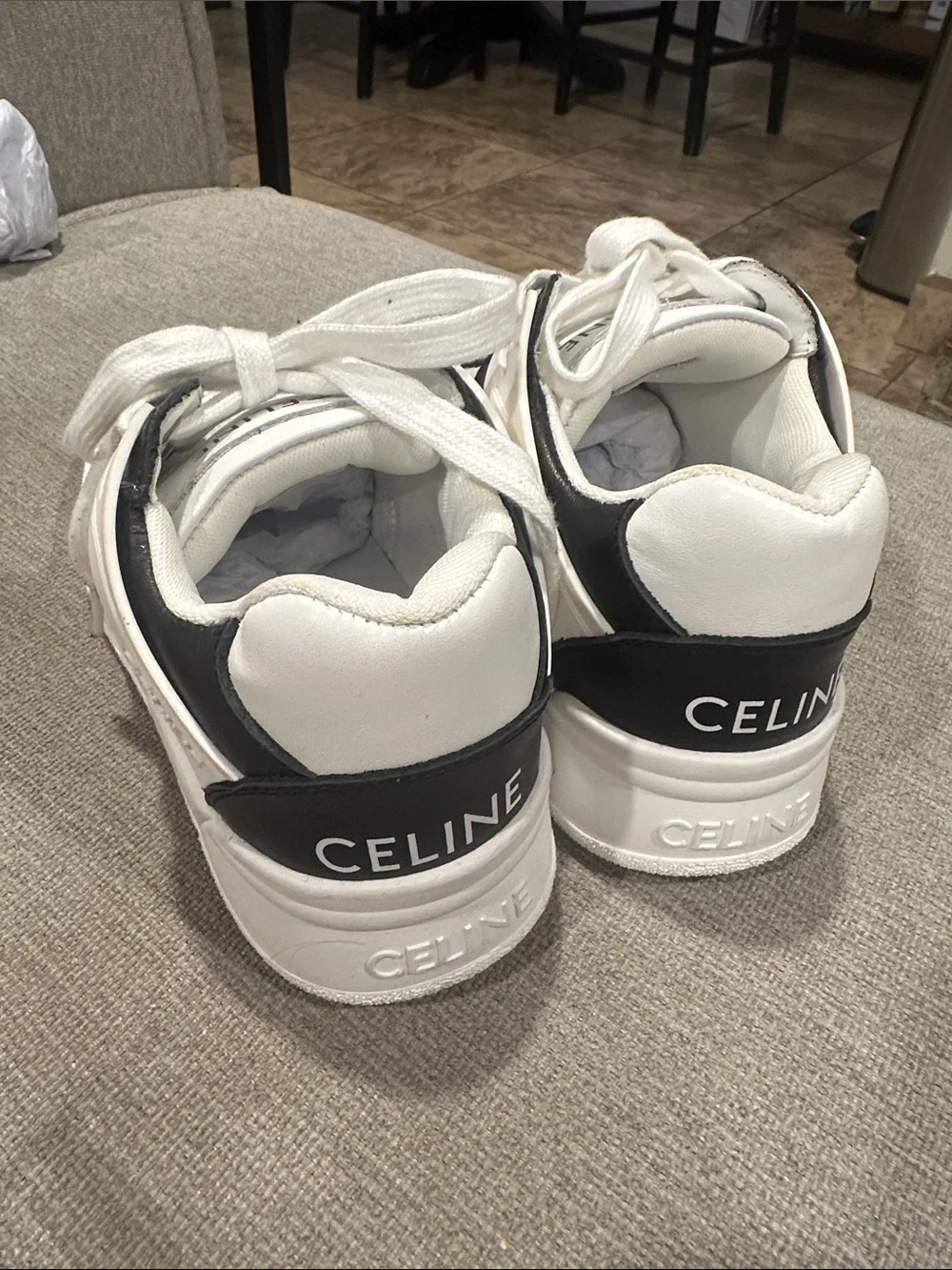 Clearance Classic Sneakers in White and Black size 36